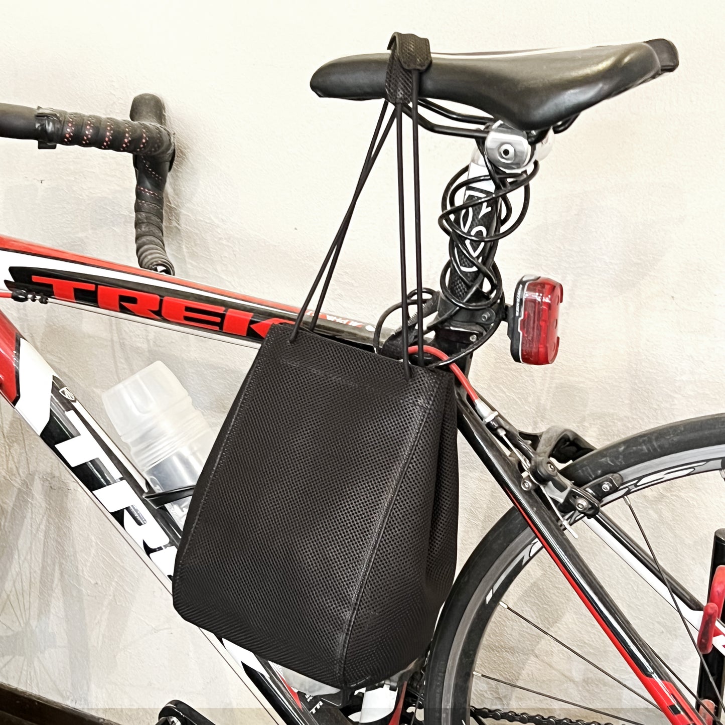 DRAWSTRING BAG (dots)